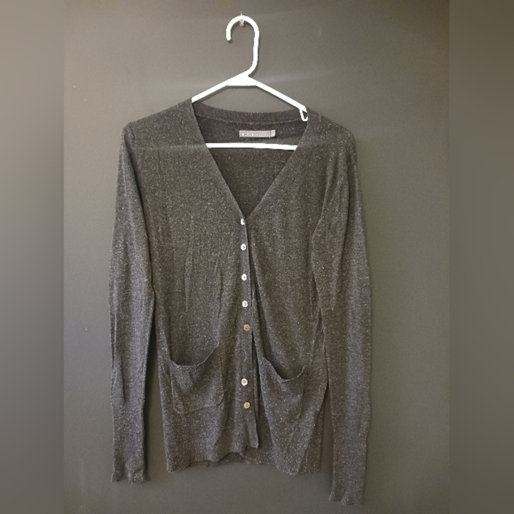 M.I.N.S WOMEN'S MEDIUM DARK GRAY BUTTON DOWN LONG SLEEVE TOP *ONE BUTTON MISSING